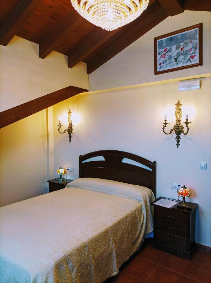 Hostal Casa Pelayin Cue Exterior foto