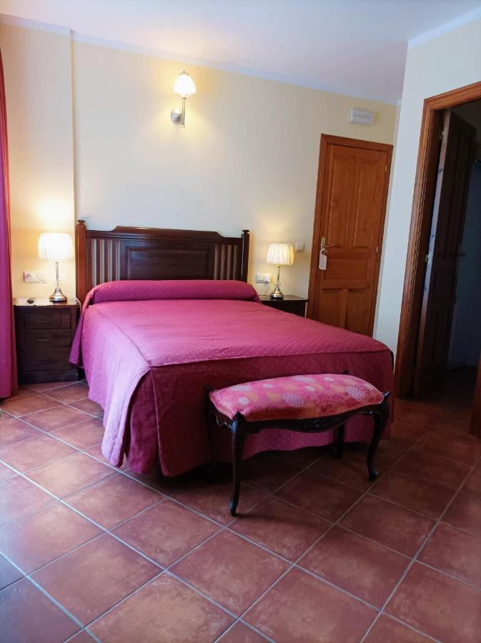 Hostal Casa Pelayin Cue Exterior foto
