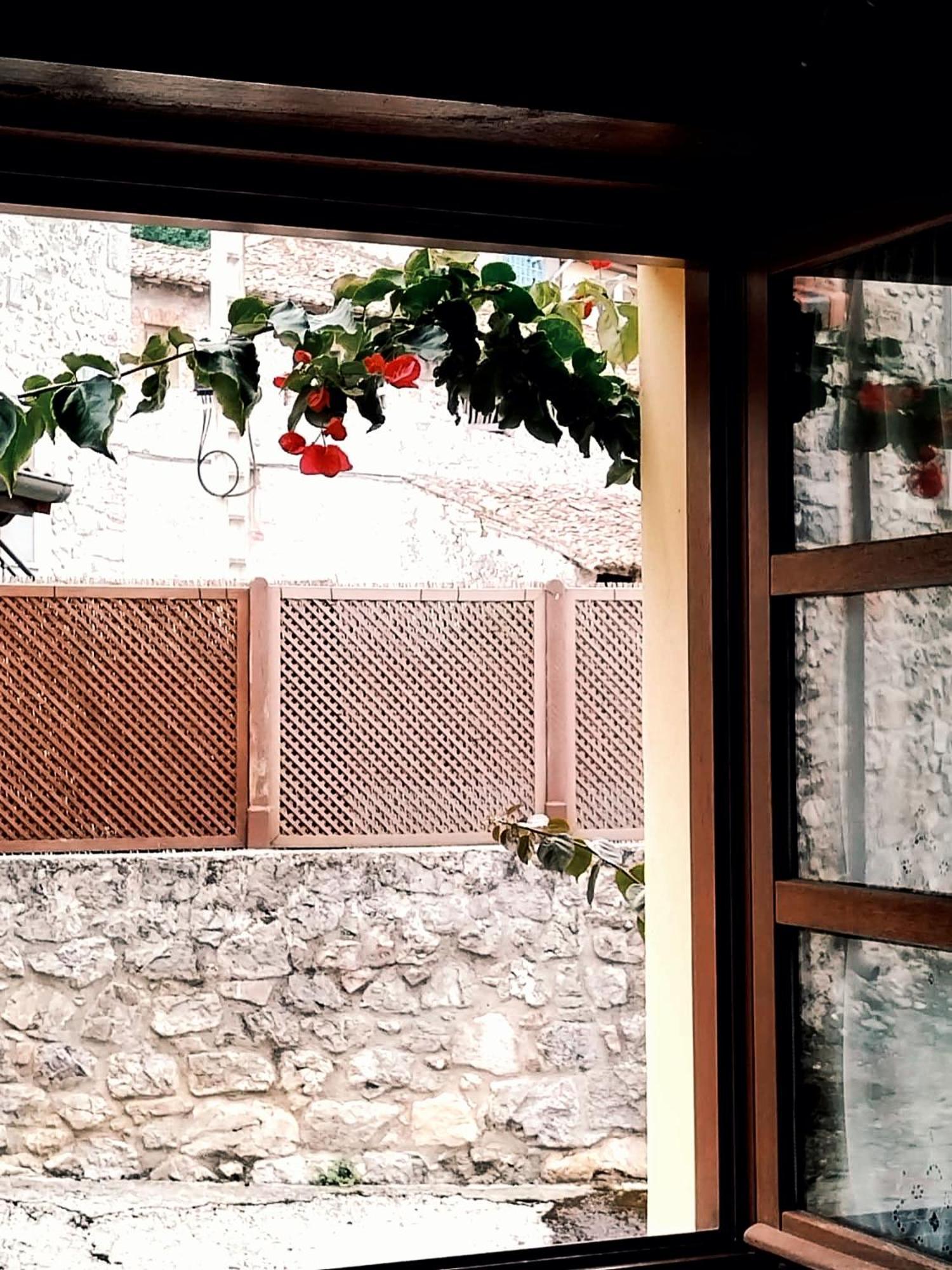 Hostal Casa Pelayin Cue Exterior foto