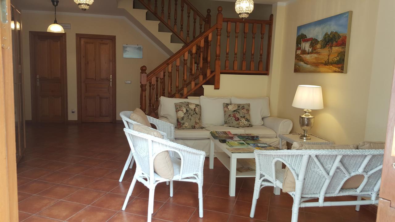 Hostal Casa Pelayin Cue Exterior foto